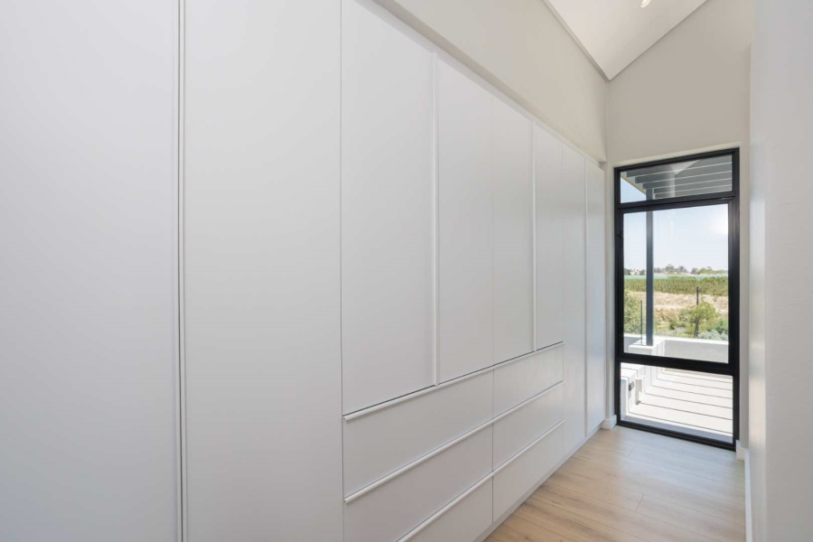 5 Bedroom Property for Sale in Val De Vie Estate Western Cape